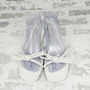 New Journee Collection White Faux Leather Bow Tie Square Toe Flat Sandals K666